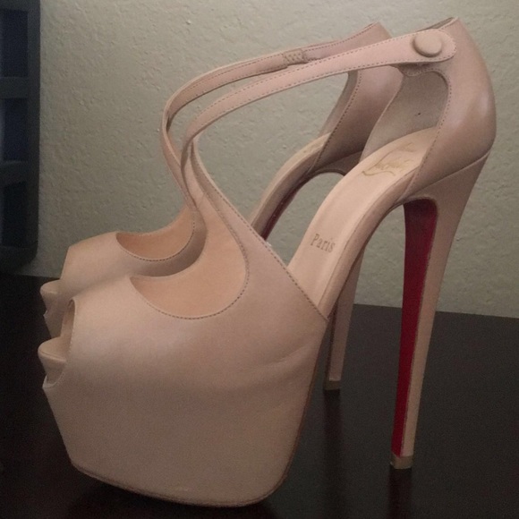 christian louboutin exagona beige christian louboutin exagona beige